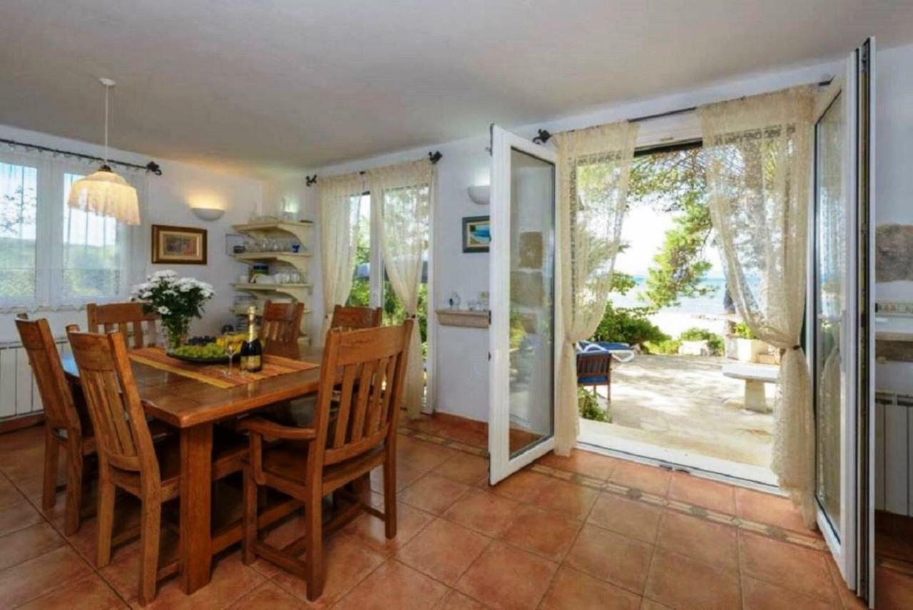 Deluxe Villa Sirena On The Beach With Pool Supetar Buitenkant foto